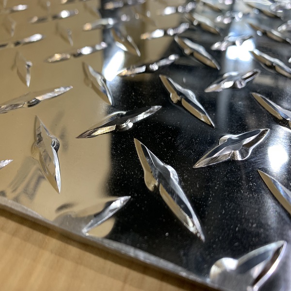 Diamond aluminum tread plate