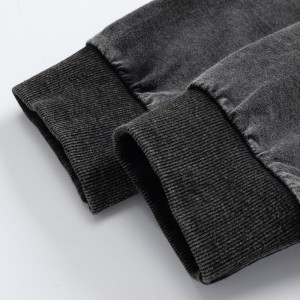 Опуштени пуловер велике величине са црним принтом