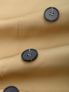 Gabardina personalizada de doble botonadura de algodón británico color caqui