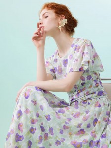 ग्रीन कैज़ुअल फ्लोरल कस्टम ड्रेस डिज़ाइन