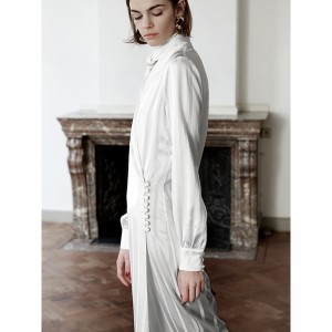 Pijama personalitzat de seda femenina a ratlles de setí blanc