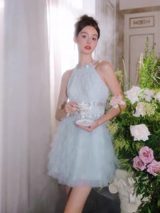 Fornecedor de vestido de bolo de malha plissada de princesa com corrente de diamante de cristal