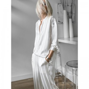 लुज पजामा डिजाइन V-नेक 2-पीस सेट महिला रेशम