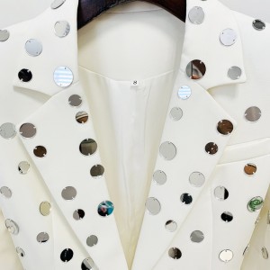 Προσαρμοσμένα μοτίβα blazer με πολυτελή χάντρες καθρέφτη