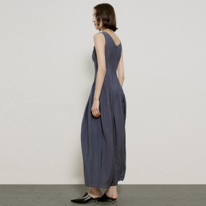 Туманно-блакитна вінтажна довга сукня з елегантним дизайном на шнурівці