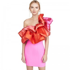 Růžové Celebrity volánky Sexy šaty se šikmými rameny