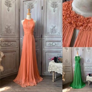 Fábrica de vestidos plus size com miçangas de seda na China