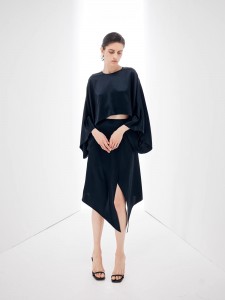 Satin Large Wide Sleeve Design Topp kvinnelige klesmerker