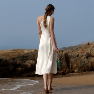 Белата сатенска коса црта плажа Вечер фустан