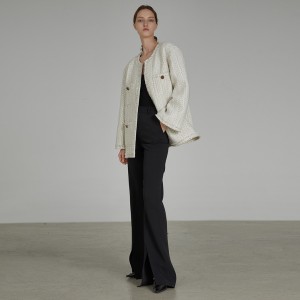 Weißer, gestrickter, eleganter Jackenmantel aus Tweed