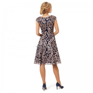Elegantna vintage smeđa haljina za žene