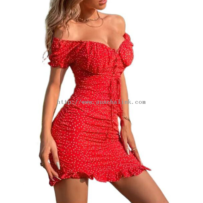 Vállon kívüli piros, pöttyös mini szexi ruha