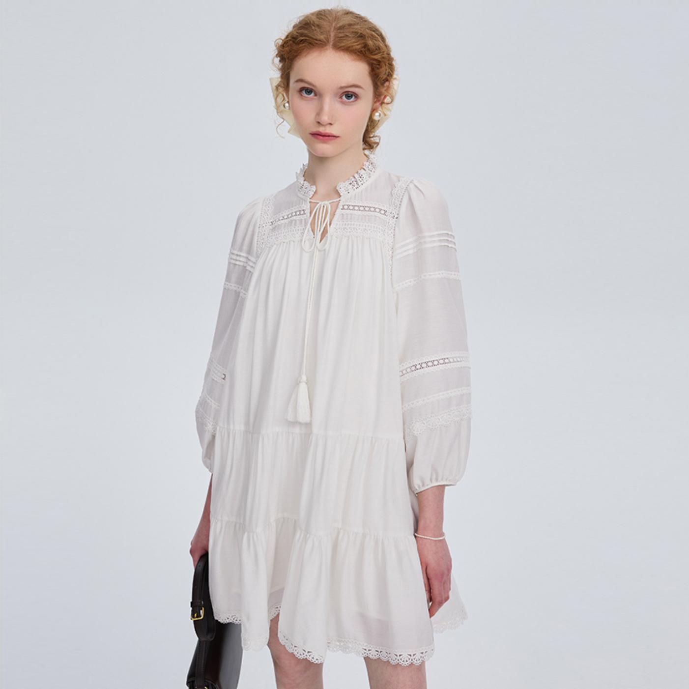 الفرنسية الأبيض تصميم قصير كم طويل فستان الدانتيل