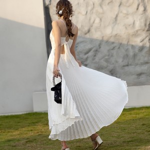 Aangepaste strand geplooide Franse backless cami lange jurk wit