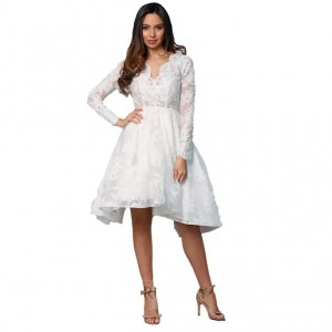 कस्टम कढ़ाई वाली सफेद फीता दुल्हन की पोशाक