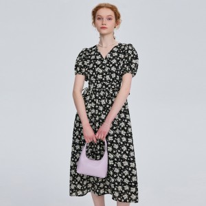 Ֆրանսիական սև ամառային V-Neck Slim Bubble Sleeve A-line զգեստ