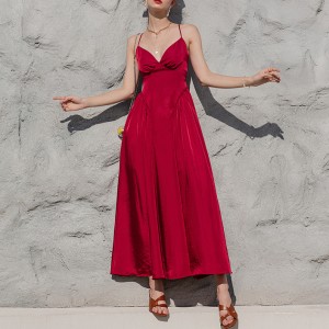 Czerwona sukienka plażowa w stylu vintage z dużą huśtawką, bez pleców, na plażę