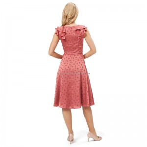 लाल पोल्का-डॉट प्रिंट मोहक ड्रेस स्त्री