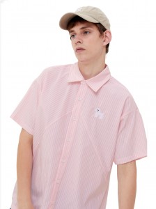गुलाबी पट्टे असलेला कॅज्युअल शर्ट सैल पोलो टॉप