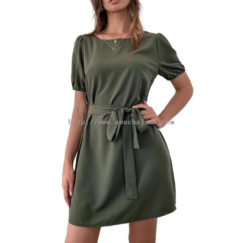 فستان نسائي كاجوال بأكمام قصيرة ورقبة دائرية باللون الأخضر العسكري