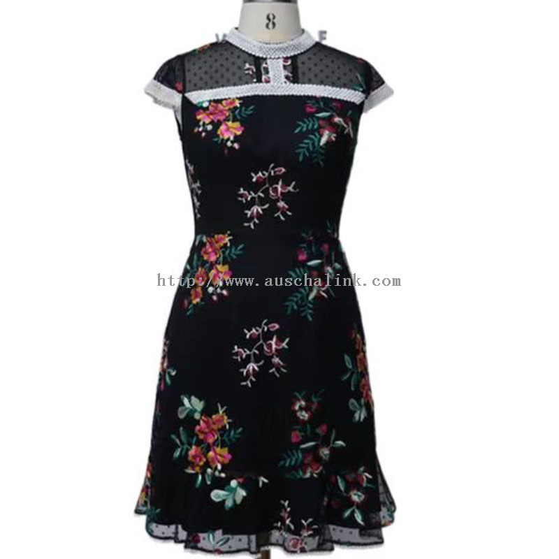 Elegan Hideung High Neck Floral Embroidered Dress