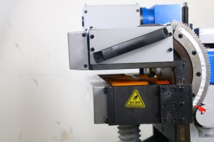 ГММ-100ЛИ Даљински управљач за тешке услове рада машина за кошење плоча
