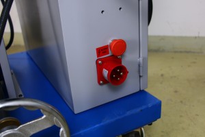 ГММ-100ЛИ Даљински управљач за тешке услове рада машина за кошење плоча