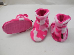 ကလေးဖိနပ်များ နူးညံ့နွေးထွေးသော အိမ်တွင်းဖိနပ်