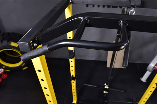 6 Must-Have Lat Pulldown Attachments - Muscle & Fitness