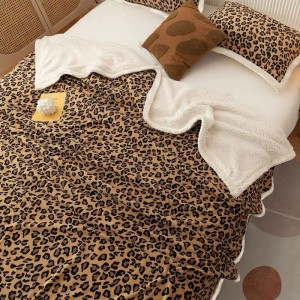 Крутое флисовое одеяло с леопардовым принтом Фланель с одной стороны и ткань из шерпы с другой