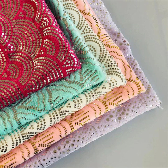 Bagong Style Fish Scale Pattern Flannel Bronzing Textile Fabric Itinatampok na Larawan