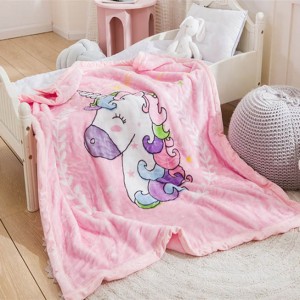 Комфортное фланелевое детское одеяло с рисунком розового единорога