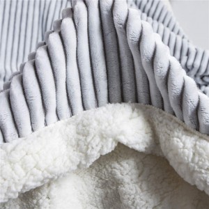 Sherpa Fleece Blanket Reversible Sherpa Flannel Blanket Soft Fuzzy Plush Fluffy Blanket ອົບອຸ່ນ Cozy ມີ Strip Throw ທີ່ສົມບູນແບບສໍາລັບທຸກລະດູການສໍາລັບເກົ້າອີ້ຕຽງນອນ sofa (ສີຂີ້ເຖົ່າ, 51″ x63″)
