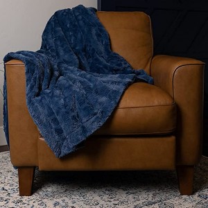 နူးညံ့သိမ်မွေ့သော နွေးထွေးသော အံဝင်ခွင်ကျ ဇိမ်ရှိ Faux Fur Home Throw Blanket (ဆင်စွယ်အခဲ၊ အကြီး 50" x 60")