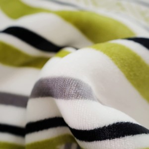 Одеяло из шерстяного флиса, пушистое теплое сверхмягкое двустороннее плюшевое одеяло с геометрическим рисунком в полоску для кровати, дивана и дивана