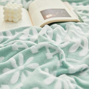 Flannel fleece tæppe til sofaseng, jacquard stribede blomsterstil, superblødt fuzzy luksus plystæppe Let og dekorativt til hele sæsonen