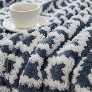Sherpa Fleece Plush Throw Blanket သည် Diamond Jacquard Print ပါသော အိပ်ရာအတွက် အလွန်နွေးထွေးသော ပျော့ပျောင်းသော ပျော့ပျောင်းသော Fuzzy Microfiber