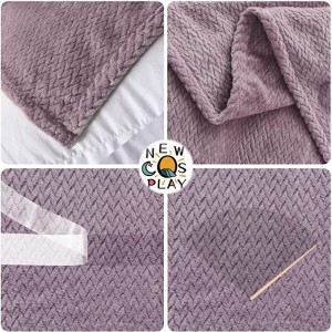 NEWCOSPLAY Superblødt tæppe Premium silkeagtig flannel fleeceblade mønster Letvægtstæppe til brug hele sæsonen (Lyslilla, Throw (50″x60″))