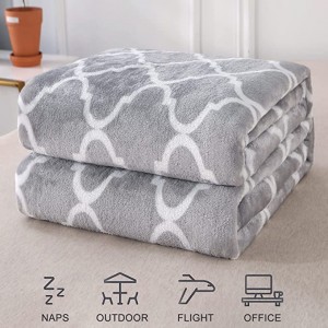 Flannel Fleece Blanket Throw Size၊ အလွန်ပျော့ပျောင်းသော ဇိမ်ခံပလပ်စတစ်စောင်များ၊ အိပ်ရာခင်း ဆိုဖာအတွက် ပေါ့ပါးသော Microfiber Throw Blanket