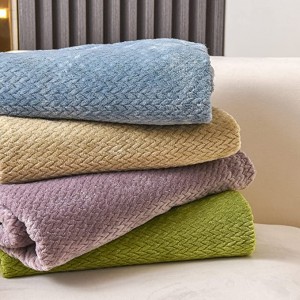 uper меко одеяло Premium Silky Flannel Fleece Leaves Pattern Леко одеяло за всички сезони