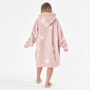 Selimut hoodie print bintang hangat dan nyaman di atas sofa sherpa hooded blanket