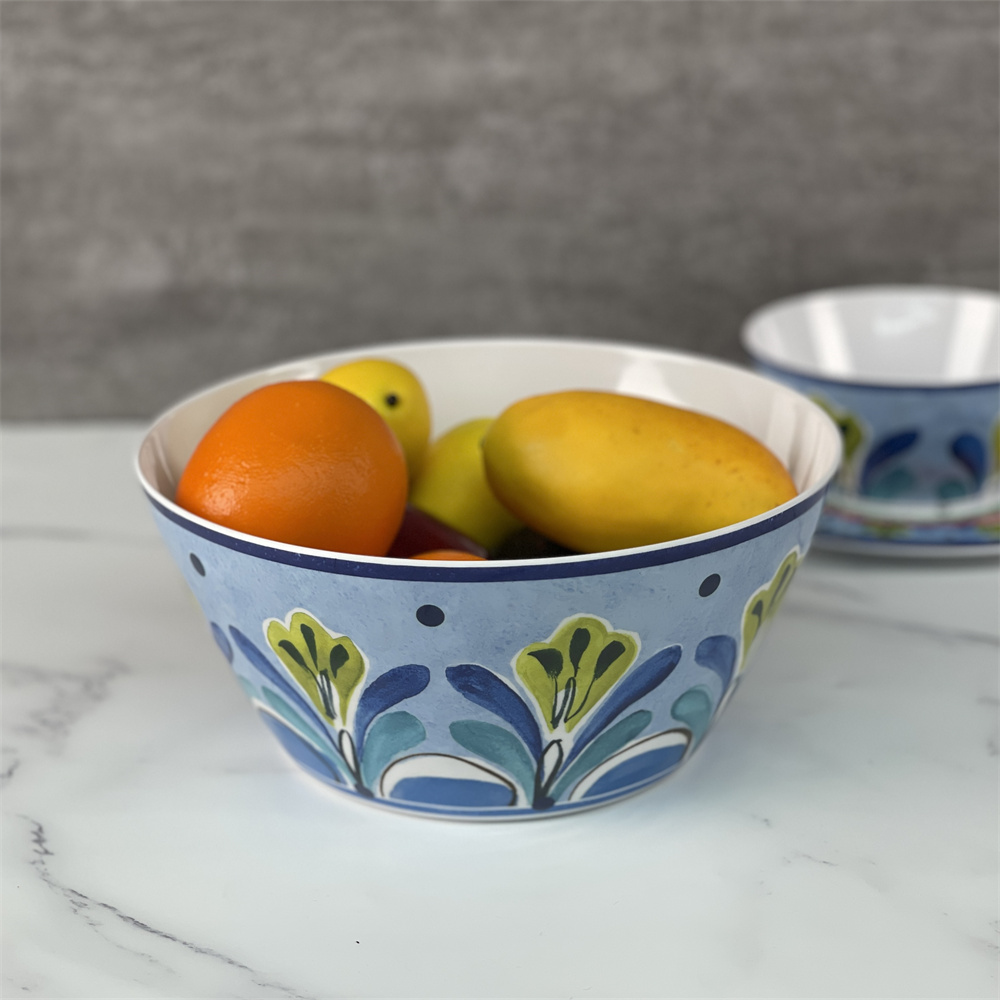 Sommerliche Erfrischung Genießen Sie die Melamin-Salatschüssel mit blauem Blumen-Design aus Kunststoff