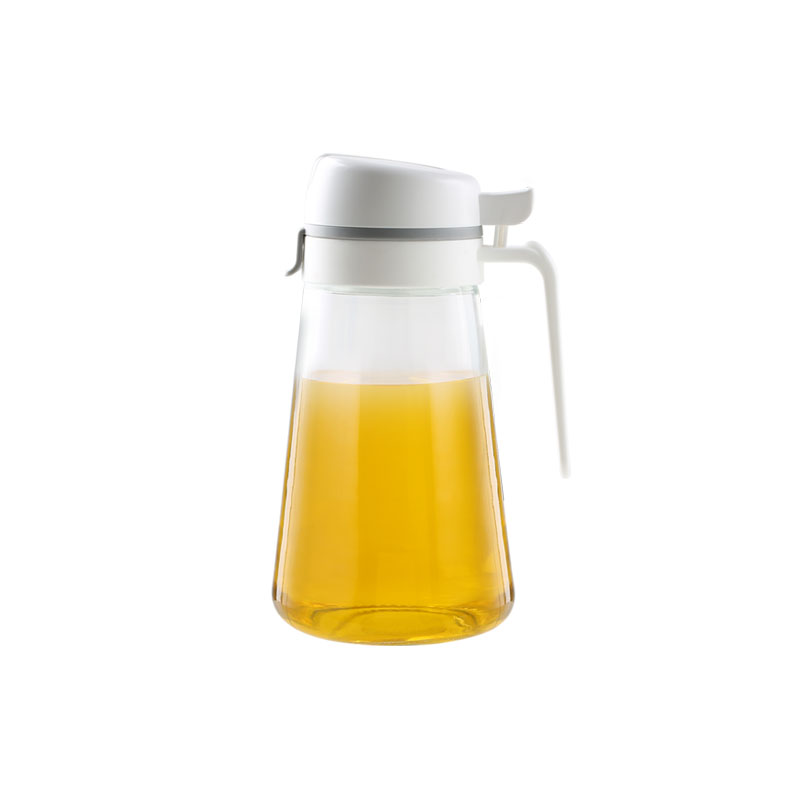 Automatické otváranie a zatváranie sklenených fliaš olivového oleja v kuchyni so zásobníkom na sójovú omáčku