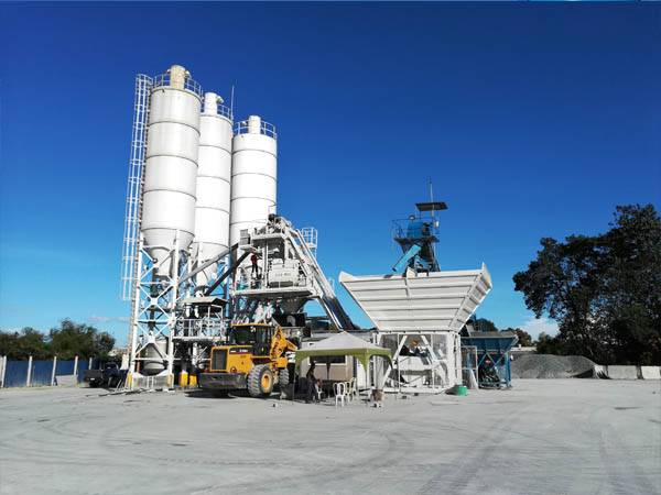 MBP10 mobile concrete batching plant in Japan