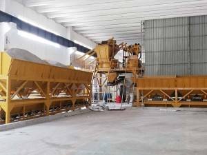 Mixer planetar folosit pentru a produce cărămizi de beton în Rusia