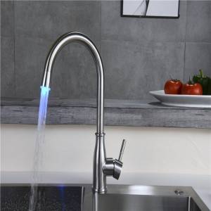 သံမဏိဖြင့်ပြုလုပ်ထားသော LED မီးဖိုချောင်သုံး faucet