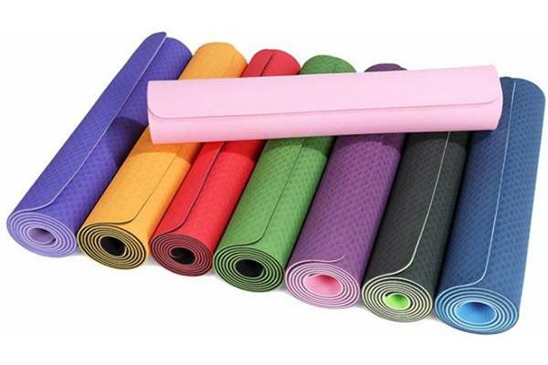 Как ухаживать за ковриком для йоги из ТПЭ