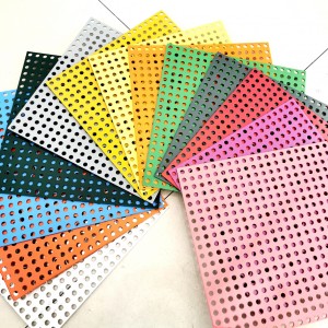 Panouri metalice perforate cu orificii rotunde din aluminiu multicolor pentru placarea fatadelor