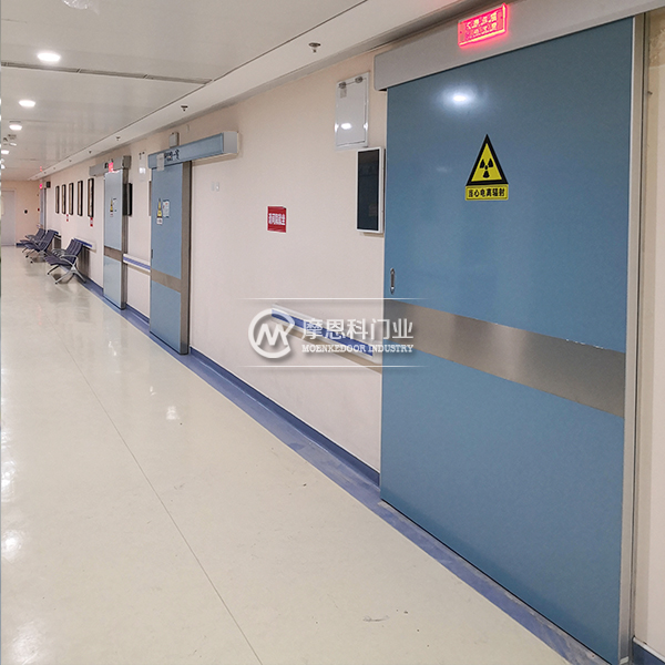 What are the precautions for cleaning the special operating door in the hospital?