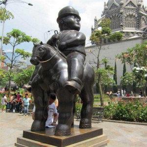 ګرم خرڅلاو فرناندو بوتیرو مشهوره ښځه د برونزو اسونه مجسمه